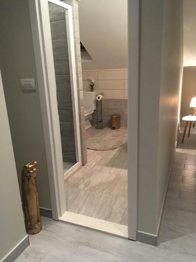 Center Apartment *