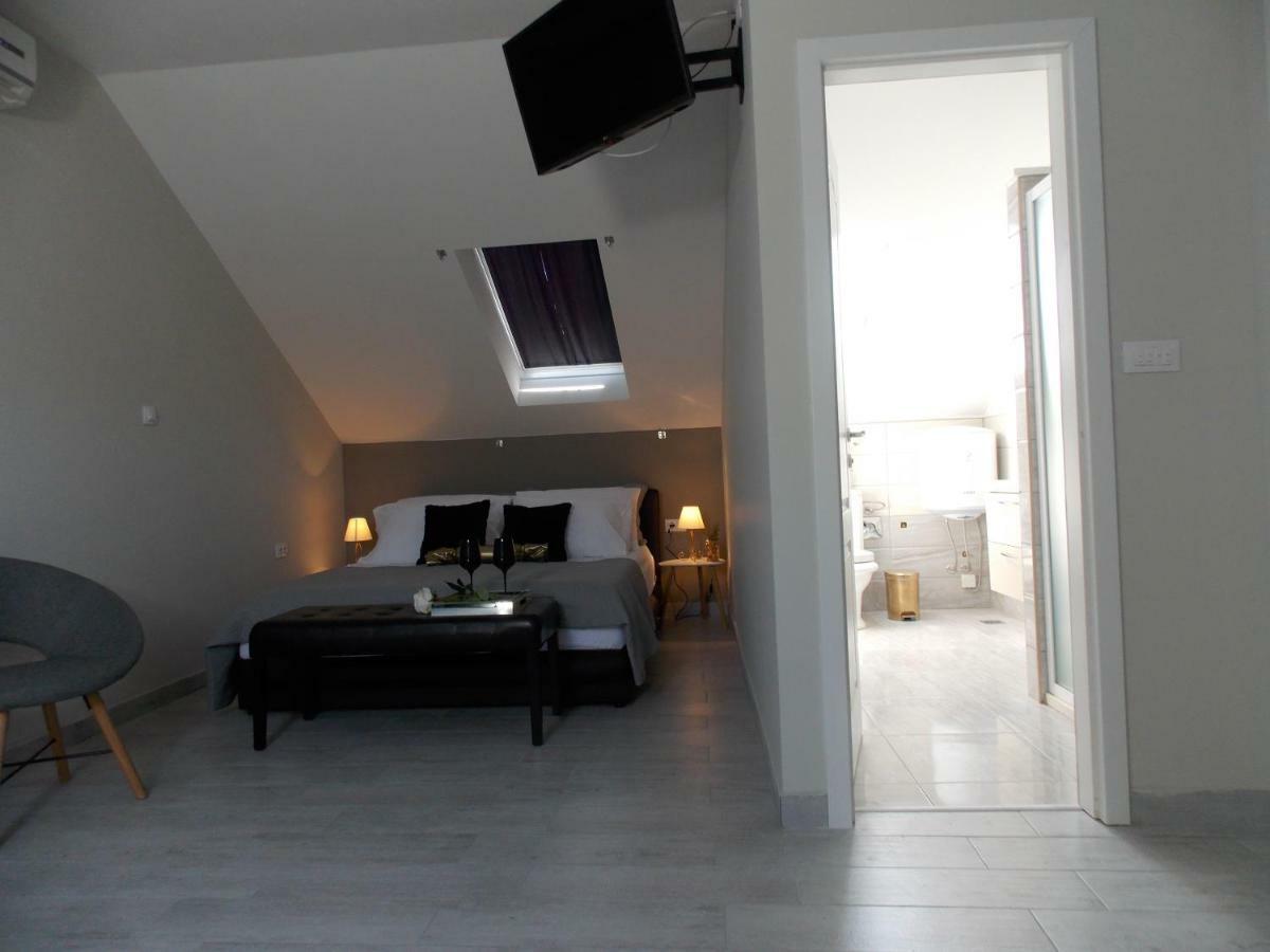Apartment Center *