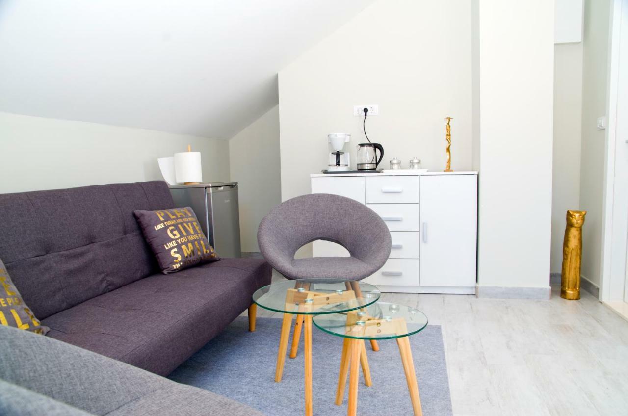 Center Apartment *