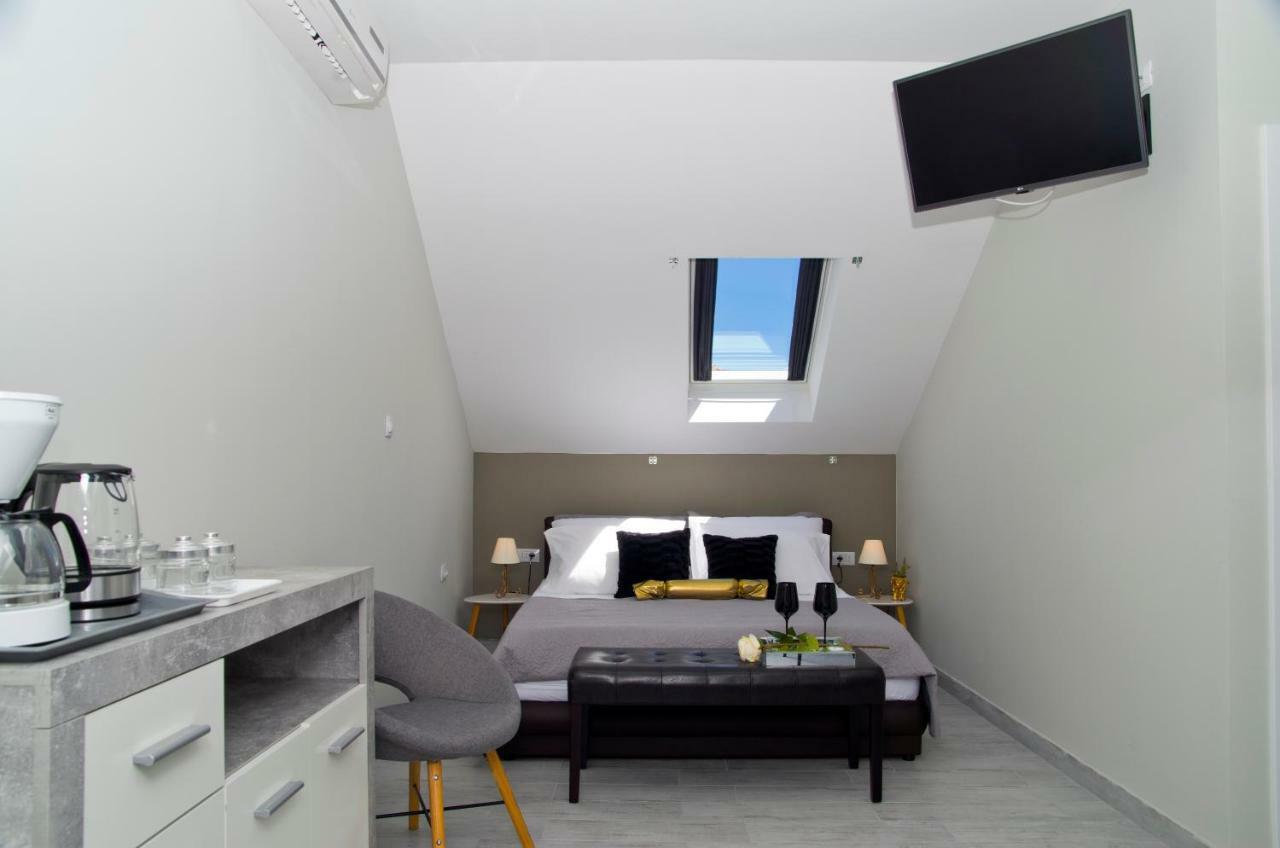 Center Apartment Split